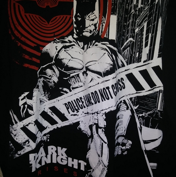 Batman The Dark Knight Rises DC Comics Tee Shirt - Picture 2 of 3